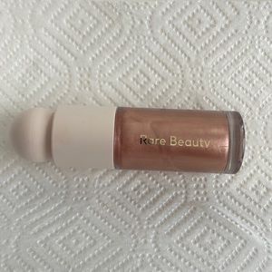 Rare beauty Liquid Luminizer in shade Transcend
